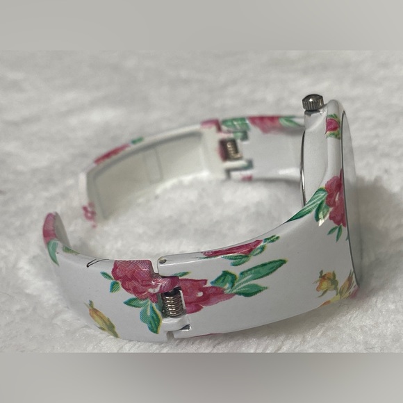 White Floral Design Ladies Bangle Style Wristwatch - Picture 7 of 12